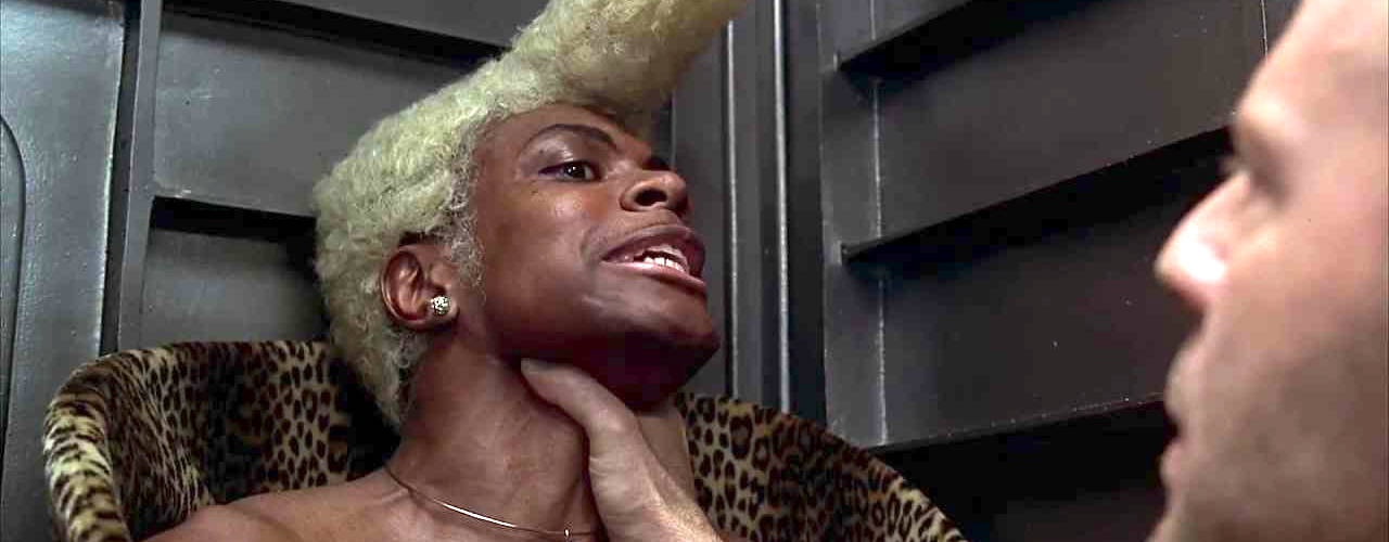 Ruby Rhod étranglé